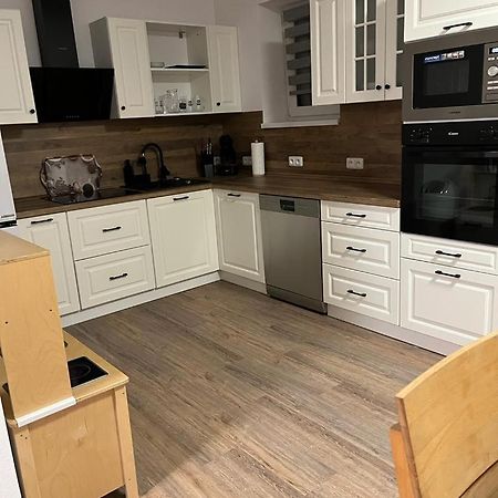 Apartmany Tobias Besiny Екстер'єр фото