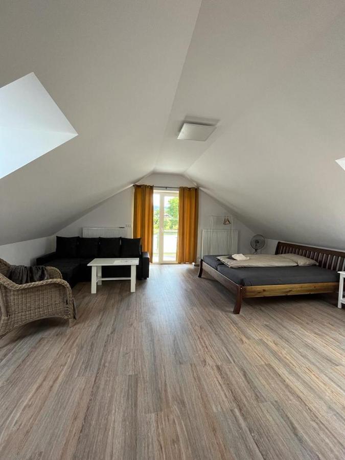Apartmany Tobias Besiny Екстер'єр фото