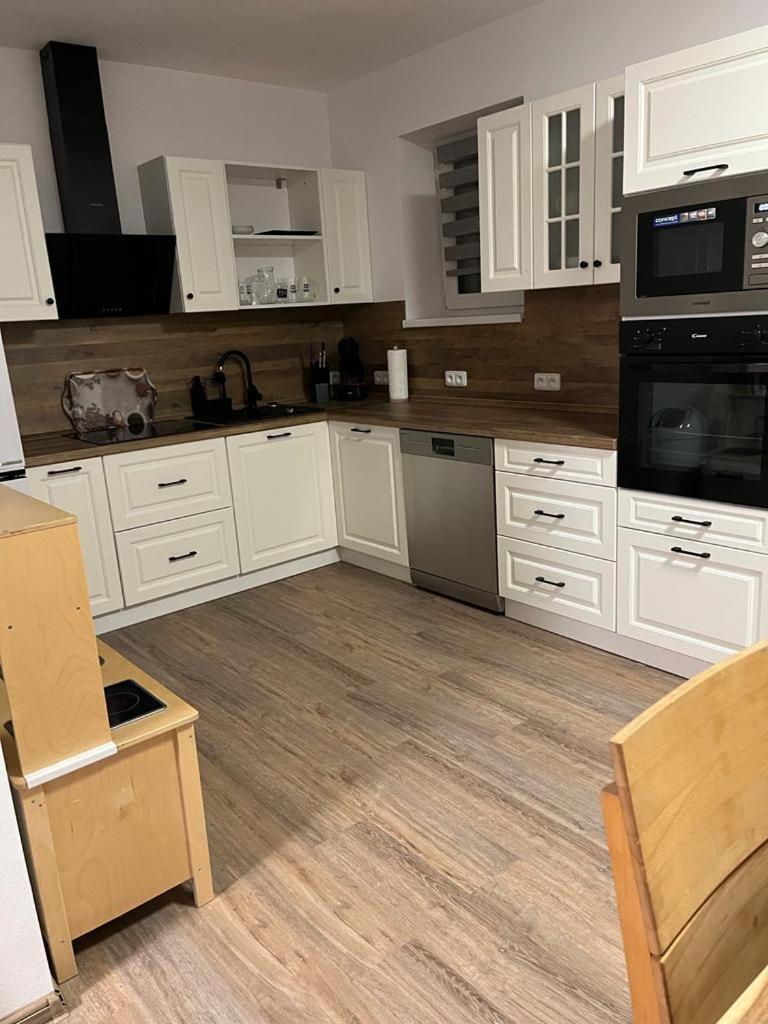 Apartmany Tobias Besiny Екстер'єр фото