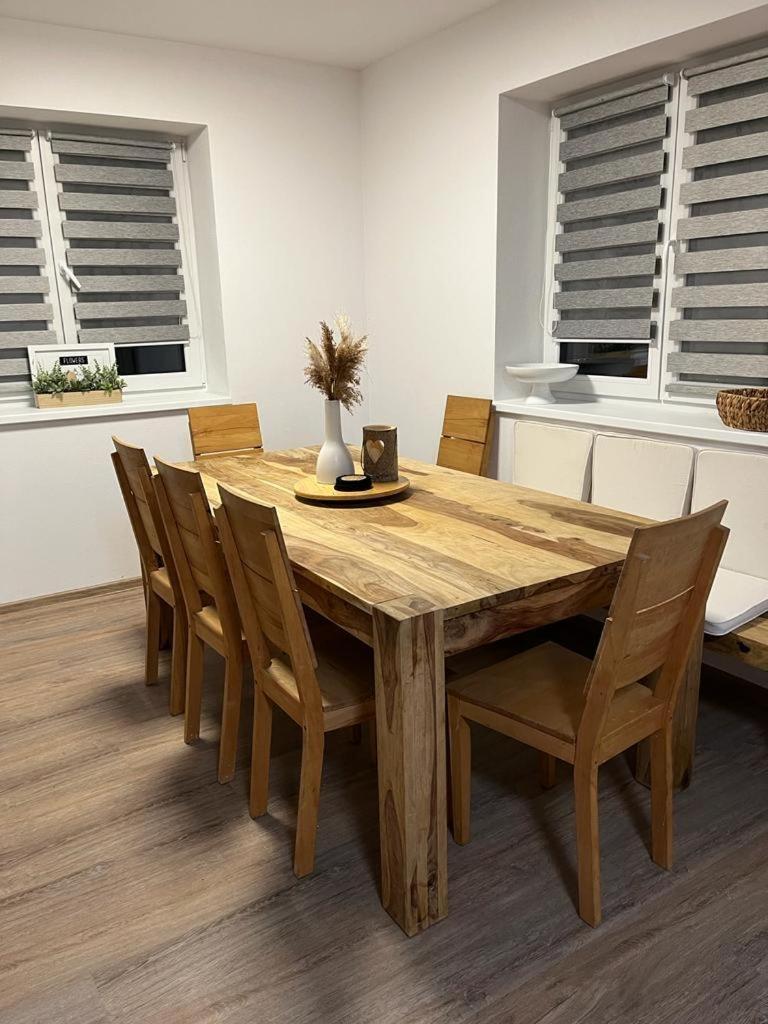 Apartmany Tobias Besiny Екстер'єр фото